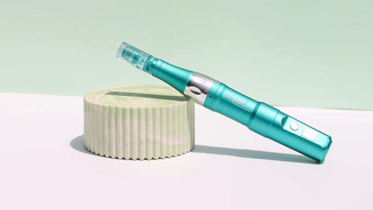 Doctor performing a microneedling treatment